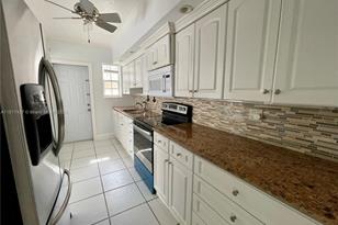 462 Golden Isles Dr, Hallandale Beach, FL 33009 - Photo 32