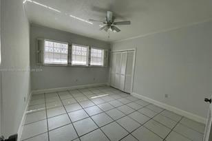 462 Golden Isles Dr, Hallandale Beach, FL 33009 - Photo 30