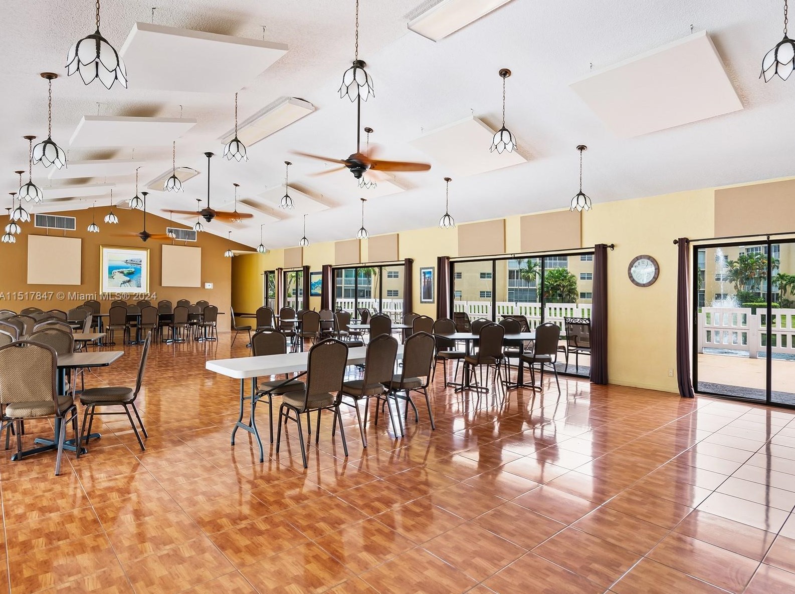 206 10th St, Dania Beach FL  33004-4443 exterior