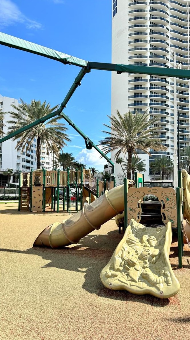 17145 Bay Rd, Miami FL 33160-3451 exterior