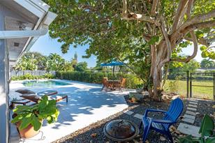 8560 SW 83rd St - Photo 16