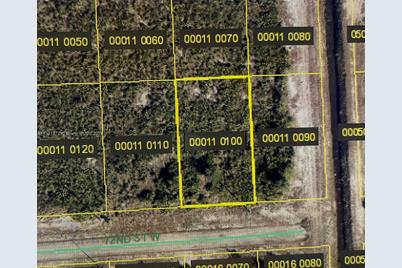 2902 W 72nd St, Lehigh Acres, FL 33971 - Photo 1