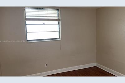 2000 NE 135th St #910, North Miami, FL 33181 - Photo 16