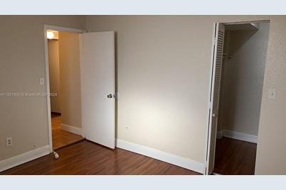 2000 NE 135th St #910, North Miami, FL 33181 - Photo 12