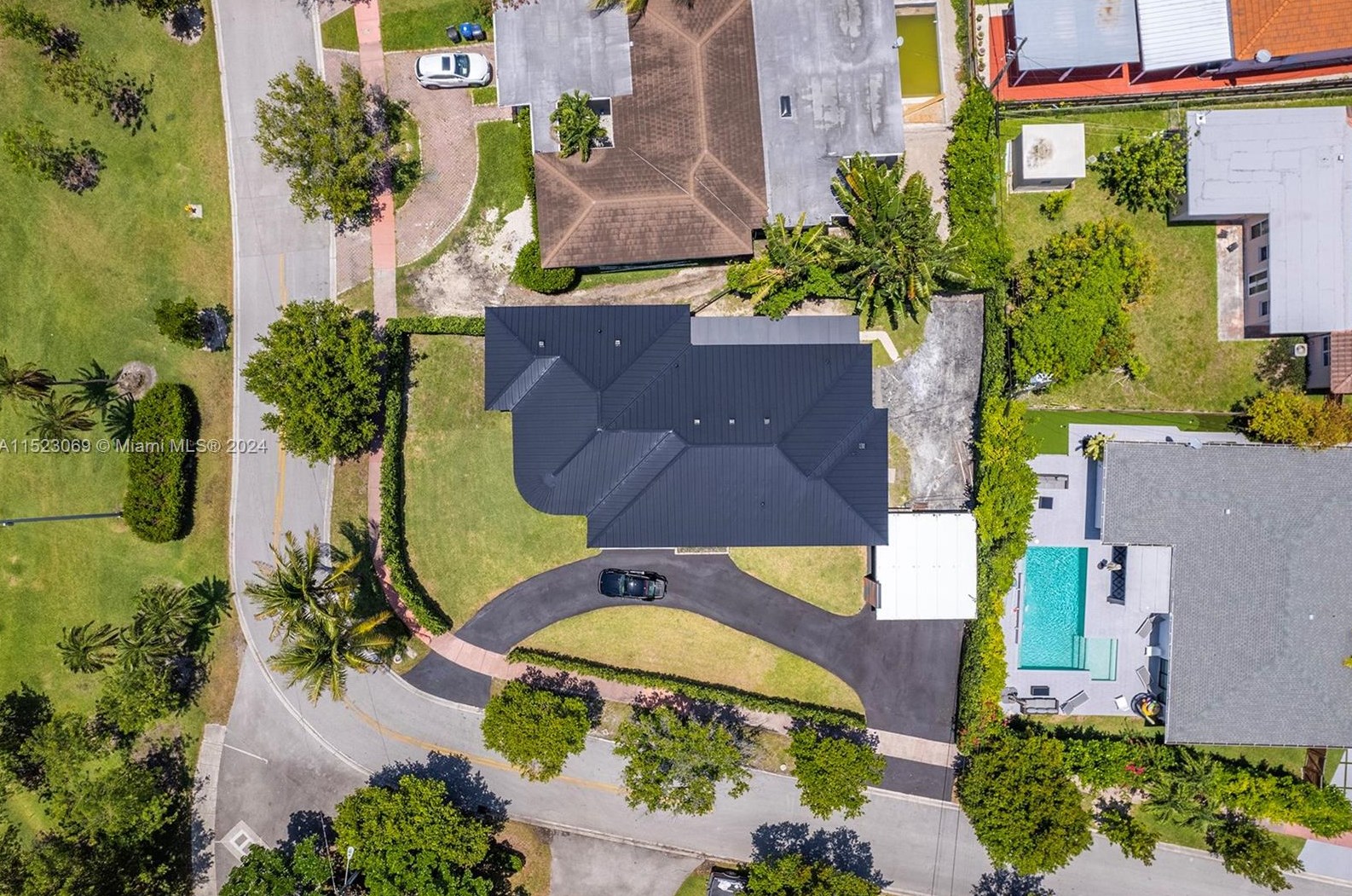 205 Fairway Dr, Miami FL exterior