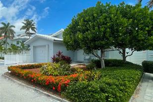 331 Desoto St, Hollywood, FL 33019 - Photo 2