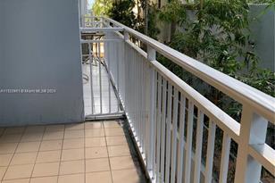 947 Lenox Ave., Miami Beach, FL 33139 - Photo 2