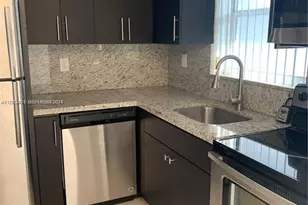 947 Lenox Ave., Miami Beach, FL 33139 - Photo 16