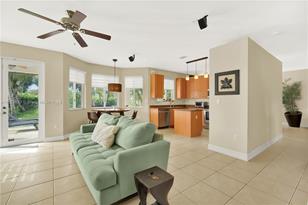 1870 SE 19th St - Photo 12