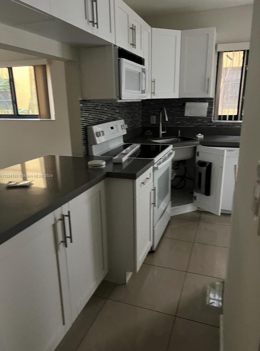 323 Menores Ave, Miami, FL 33134-3840