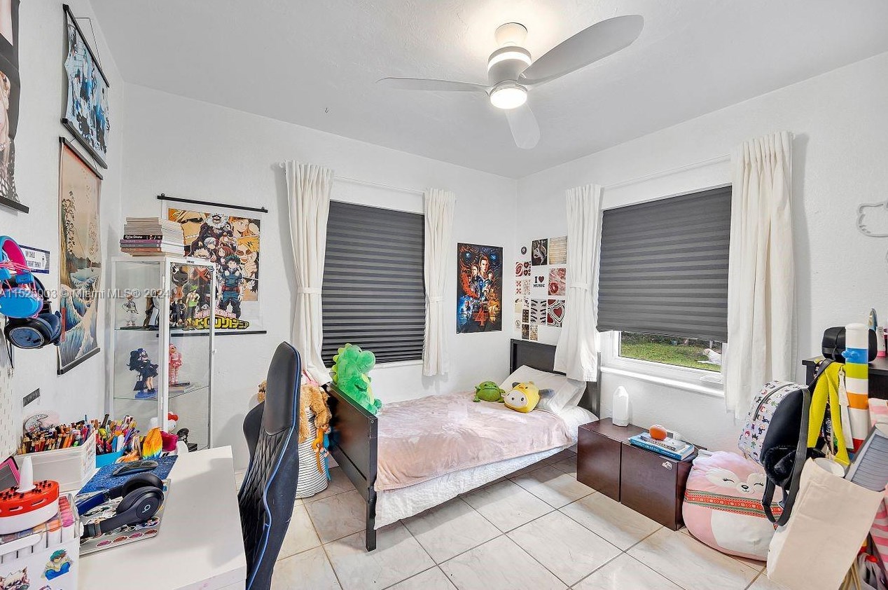 5900 58th Ter, Miami FL  33143-2219 exterior