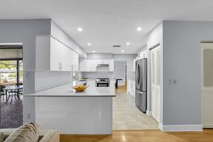 215 SE 1st Terrace - Photo 10