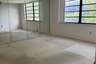 901 Colony Point Cir - Photo 6