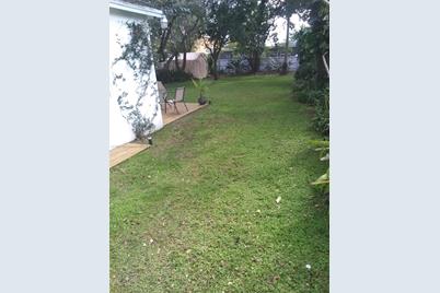 1220 NE 128th St, North Miami, FL 33161 - Photo 24