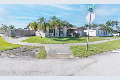 12350 SW 104th Ter - Photo 1