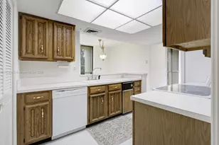 5188 Woodland Lakes Dr, Palm Beach Gardens, FL 33418 - Photo 8