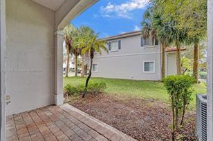 2733 83rd Ave, Hollywood, FL 33025-7415