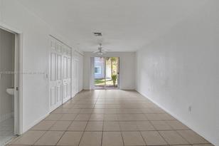 2733 SW 83rd Ave - Photo 6