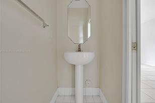 2733 SW 83rd Ave - Photo 8