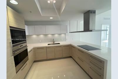 [Address not provided], North Miami Beach, FL 33160 - Photo 8