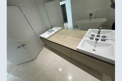 [Address not provided], North Miami Beach, FL 33160 - Photo 20