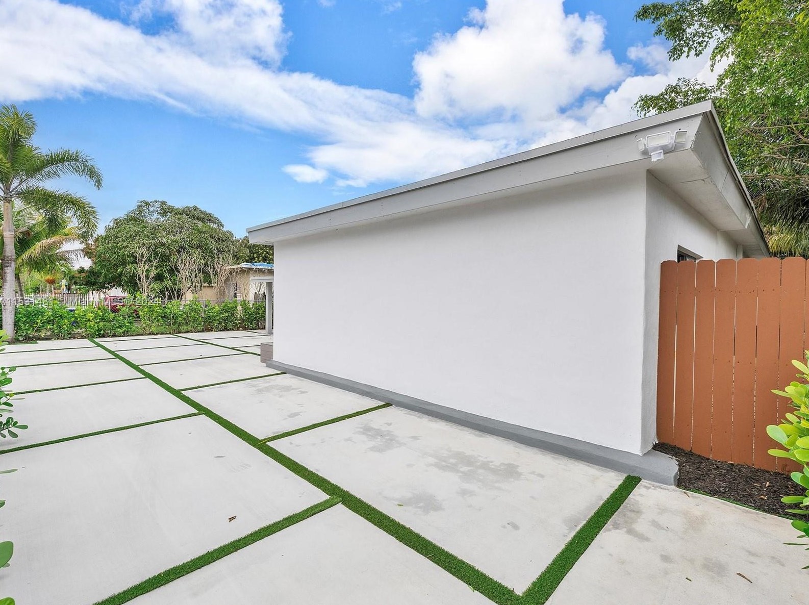 10845 2nd Ct, Miami, FL 33161-7003