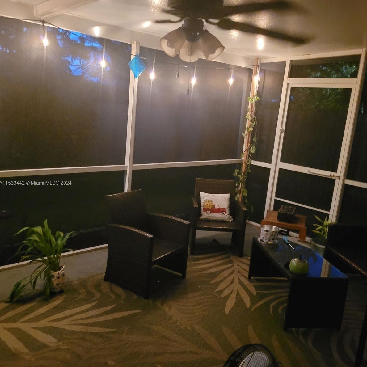 11591 N Open Ct, Hollywood, FL 33026