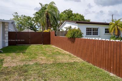 10120 Nicaragua Dr, Cutler Bay, FL 33189 - Photo 12