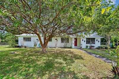 11505 SW 109th Ave - Photo 1