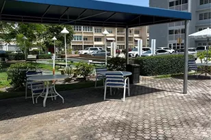 329 SE 3rd St, Hallandale Beach, FL 33009 - Photo 32