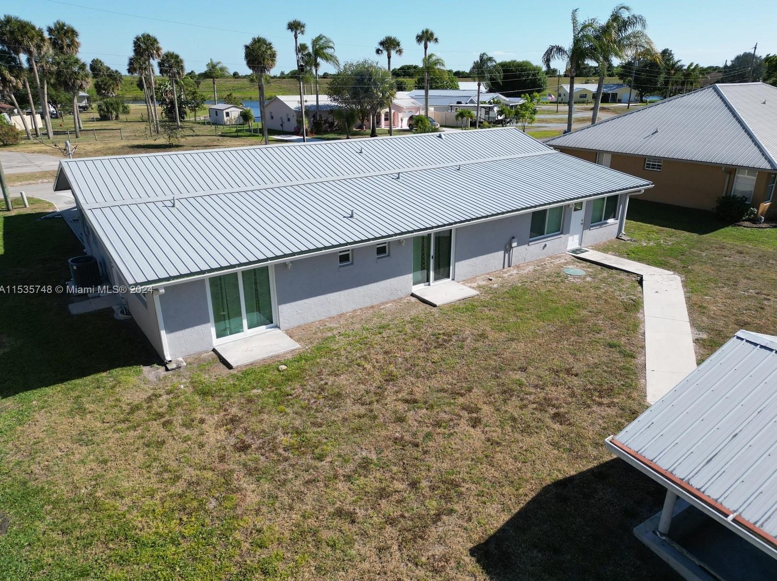 1144 Lisa Ln, Okeechobee FL  34974-0516 exterior