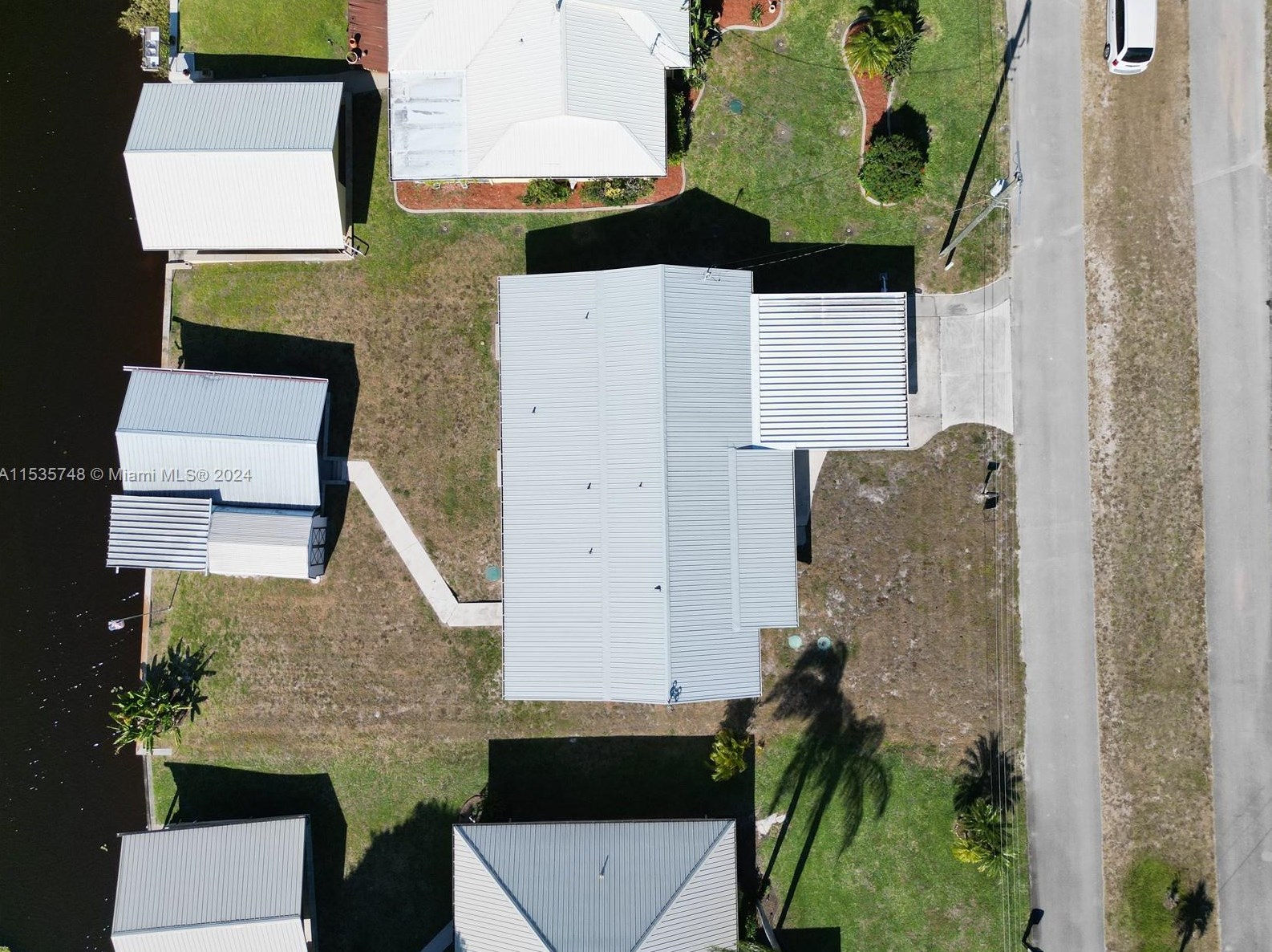 1144 Lisa Ln, Okeechobee FL  34974-0516 exterior