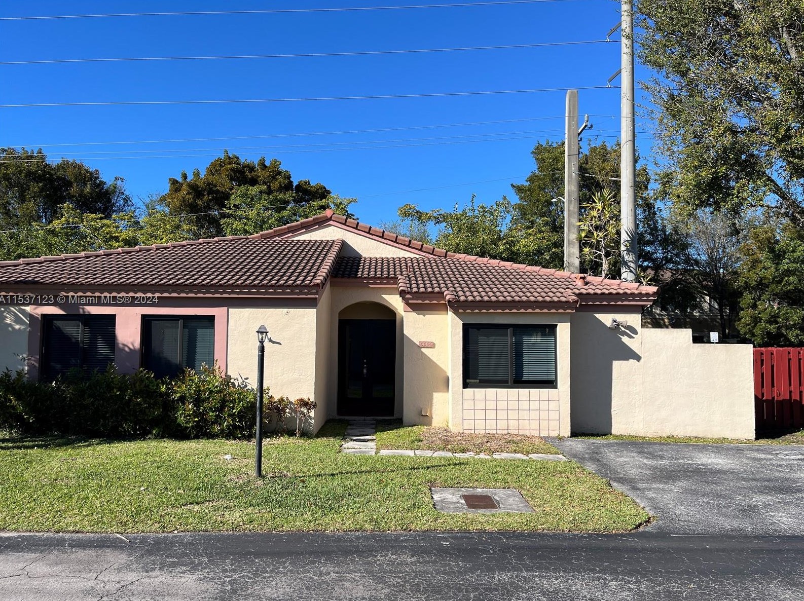 8901 4th Ter, Miami, FL 33174-2355