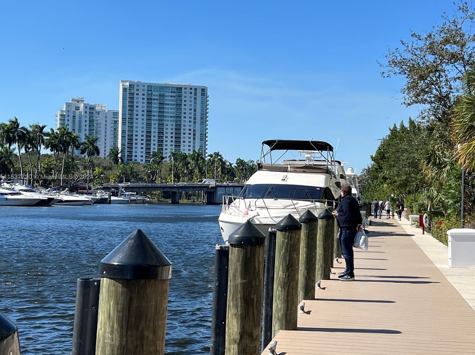 1871 River Dr, Miami FL exterior