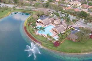 3370 NE 14th Dr - Photo 4