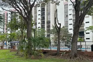 17021 N Bay Rd, Sunny Isles Beach, FL 33160 - Photo 2