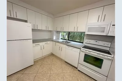 17021 N Bay Rd #320-4, Sunny Isles Beach, FL 33160 - Photo 6