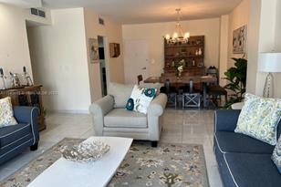 300 Bayview Dr, Sunny Isles Beach, FL 33160 - Photo 4