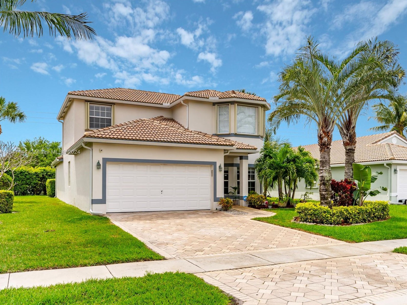 8254 Palm Gate Dr, Boynton Beach, FL 33436
