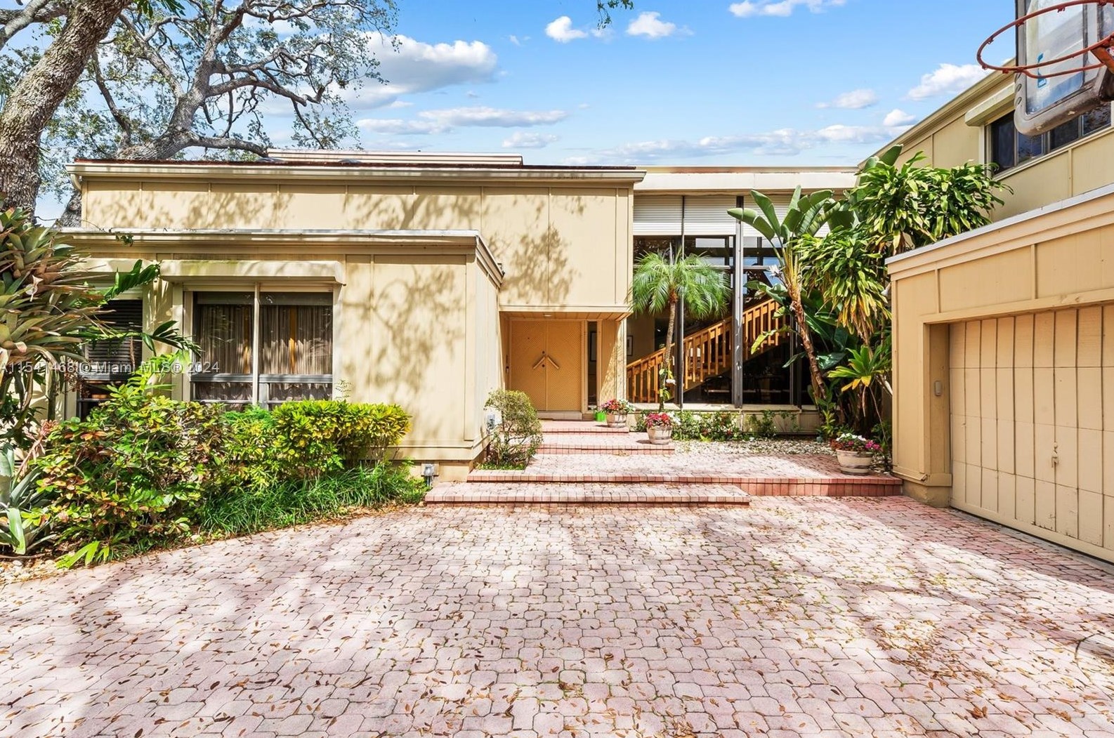 3071 35 St, Hollywood FL 33021-2627 exterior