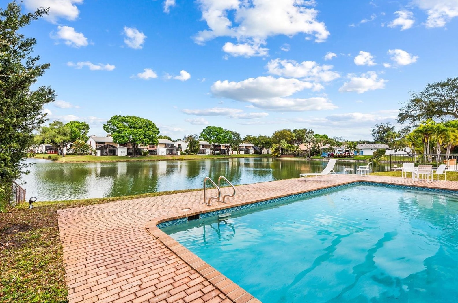 3071 35 St, Hollywood FL 33021-2627 exterior