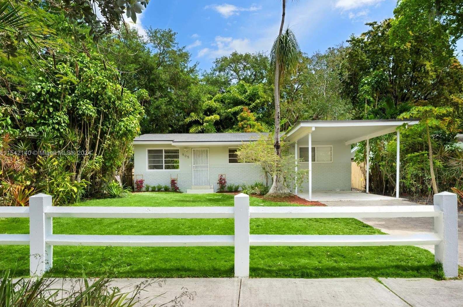 905 10th Ave, Miami, FL 33130-3615