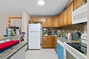 921 NE 199th St - Photo 4