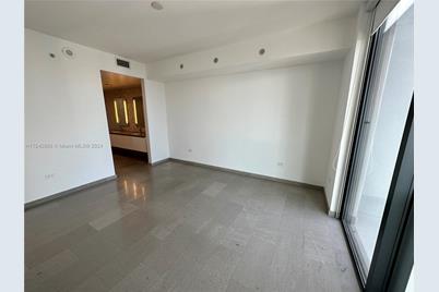 68 SE 6th St #2707, Miami, FL 33131 - Photo 22