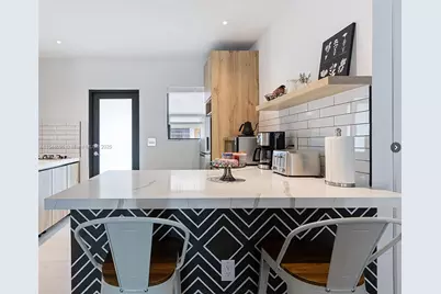 740 SW 9th St #2, Miami, FL 33130 - Photo 4