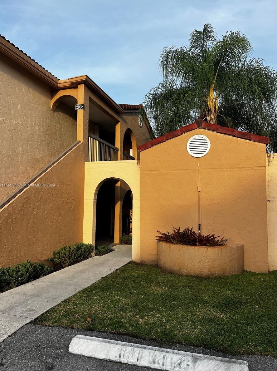18210 Mediterranean Blvd #8-20, Hialeah, FL 33015
