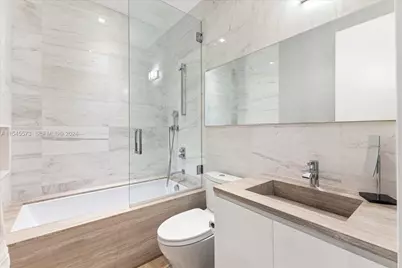 401 E Rivo Alto Dr, Miami Beach, FL 33139 - Photo 24