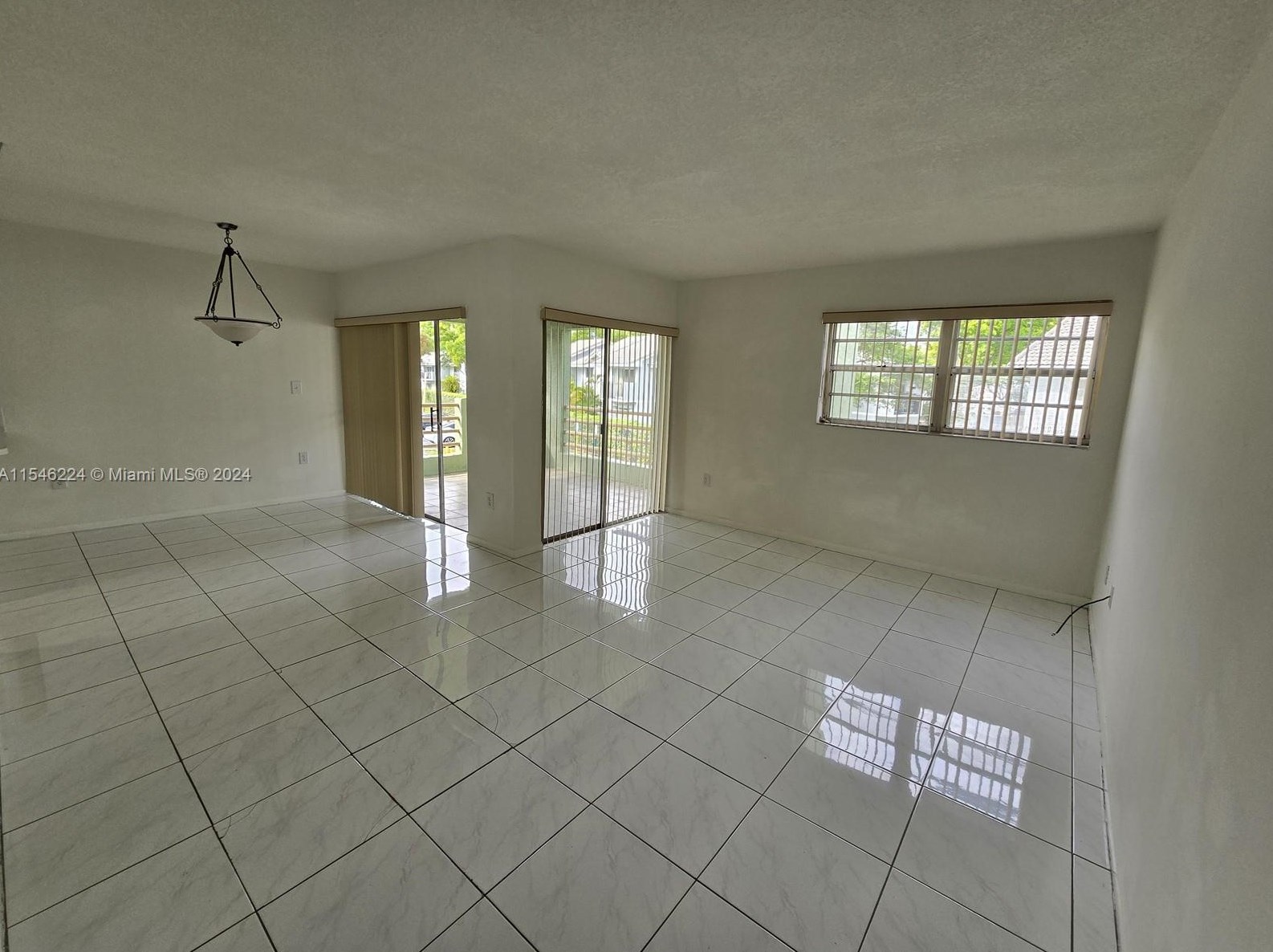 11183 Nw 7th St #201, Miami, FL 33172