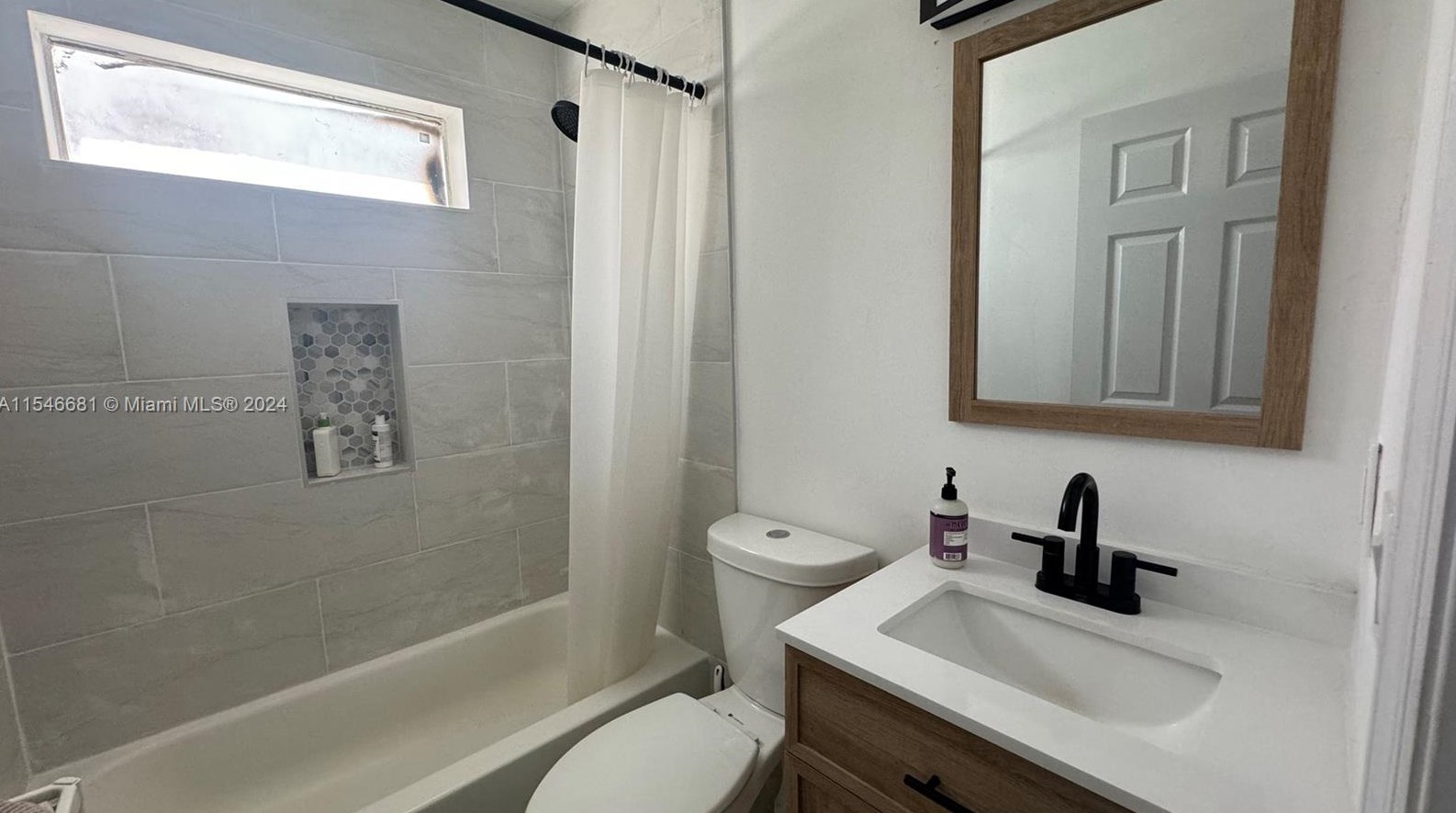 15476 62nd Ter, Miami FL  33193-2568 exterior