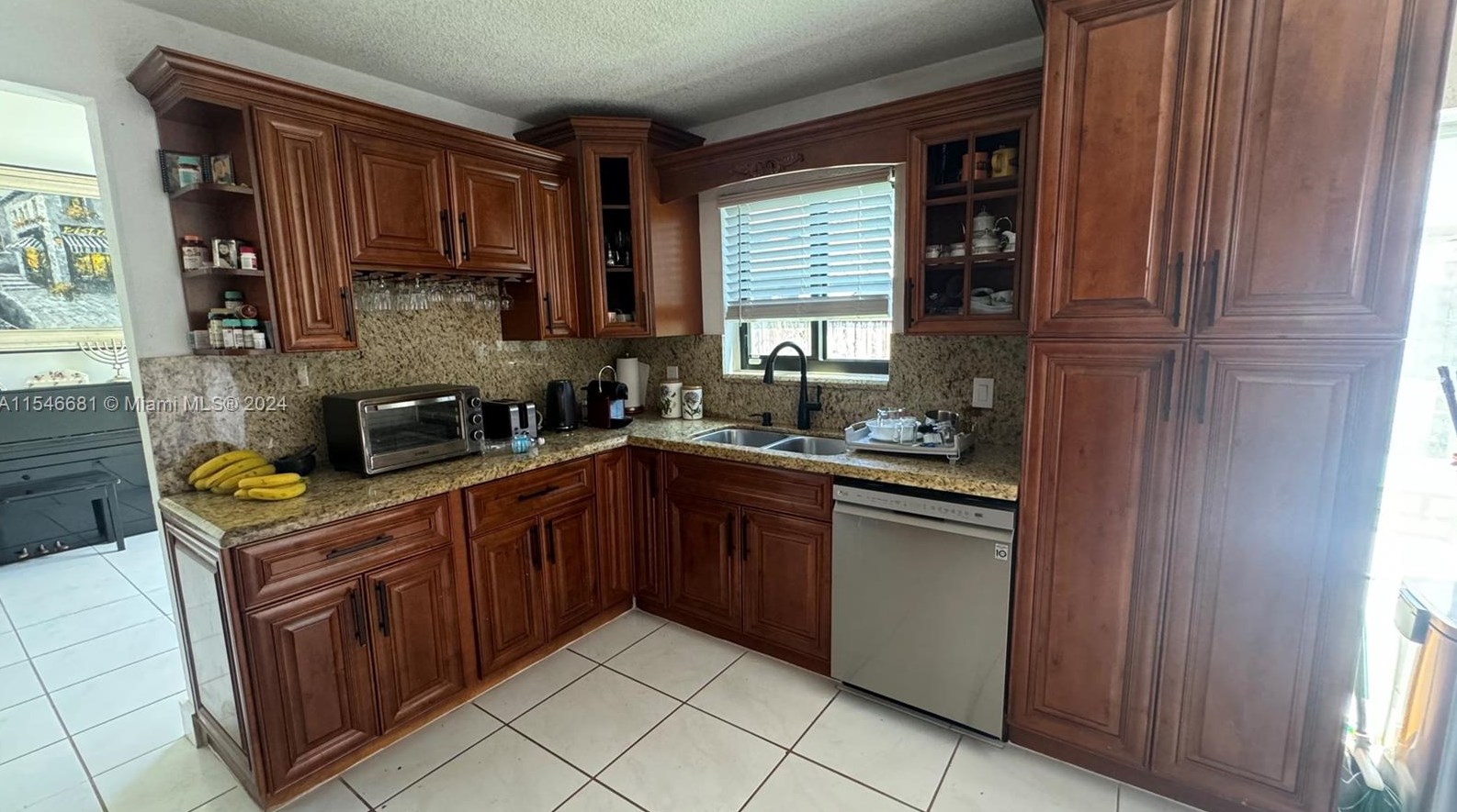 15476 62 Ter, Miami FL  33193-2568 exterior
